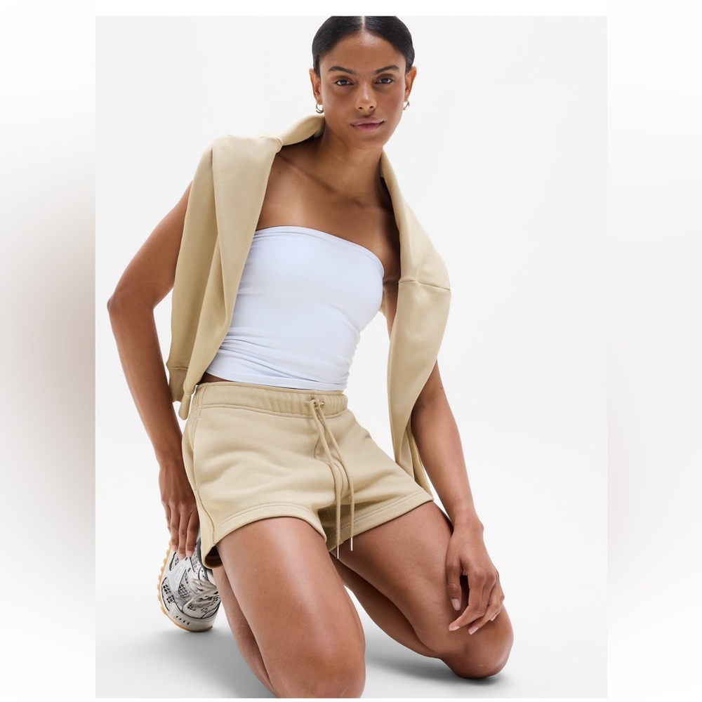 NWT!  Athleta Terry Mid Rise 3 in Sportie Shorts!  Size M!